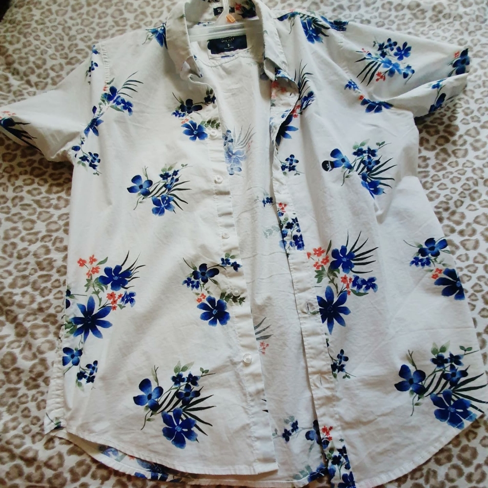 Hollister shirt floral